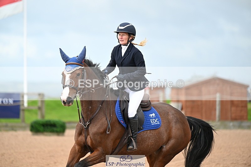 240912A-100859-00360 - Cls 1 Snr 1.05m & 1.10m Open