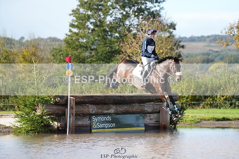 251024A-105310-06965 - A-007-Maja.Hullah