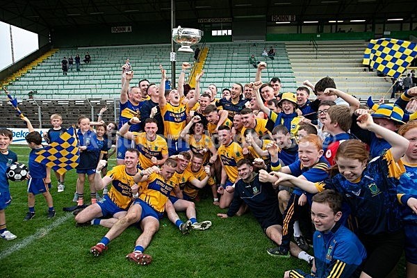 230 - Summerhill Senior Football Team
