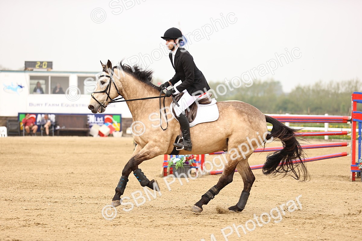  - Class 15 - Senior British novice - 90cm