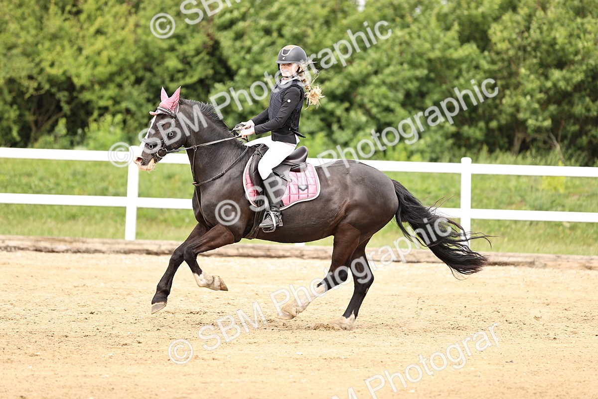 SBM_000351 - Class 4 - 1m showjumping