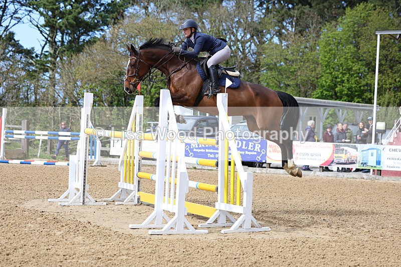 3E7A2381 - Class 9: Senior 1.30m open