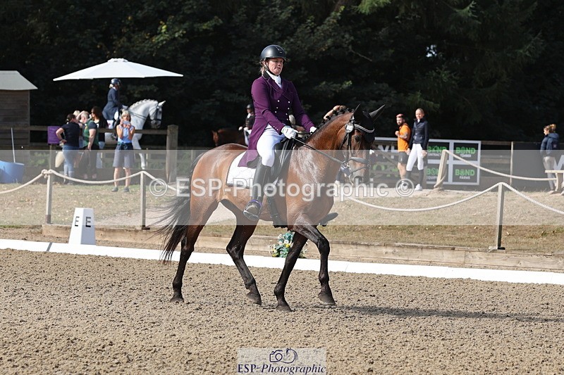 250809A-100733-02297 - 004-Nicola.KayesBoss.X