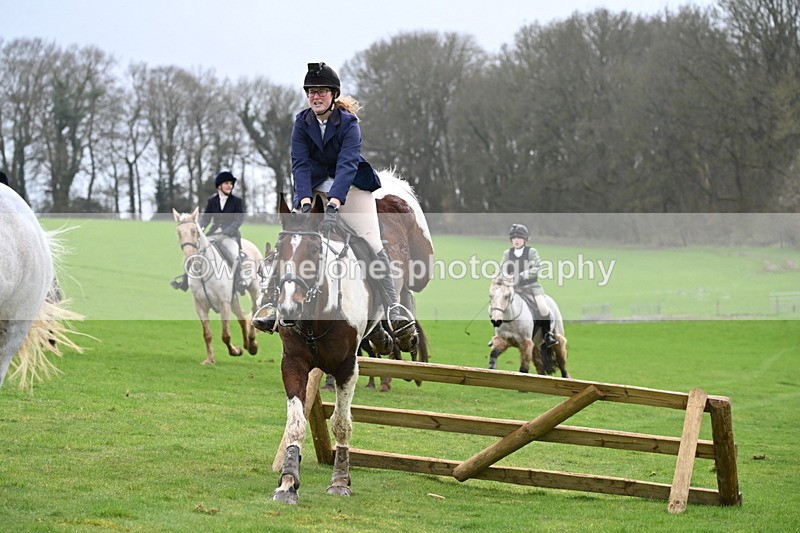 WJ6_9161 - Line Three