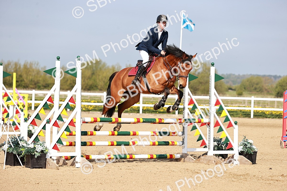  - Class 21 - Senior British Novice - 90cm