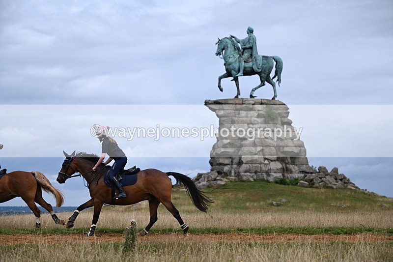 DSC_6042 - Time at Statue 12:17 to 12:44