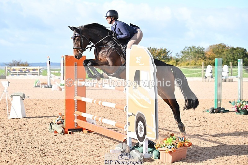 251005-105116-02876 - Cls 15 Foxhunter and 1.20m