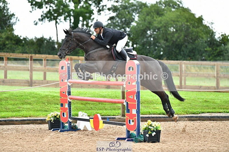 230723A-100040-10740 - Cls 4, 2 Star Small 1.30m