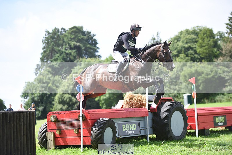 240804-121114-12648 - 364-Tom_Rowland-MONBEG_SKYFALL