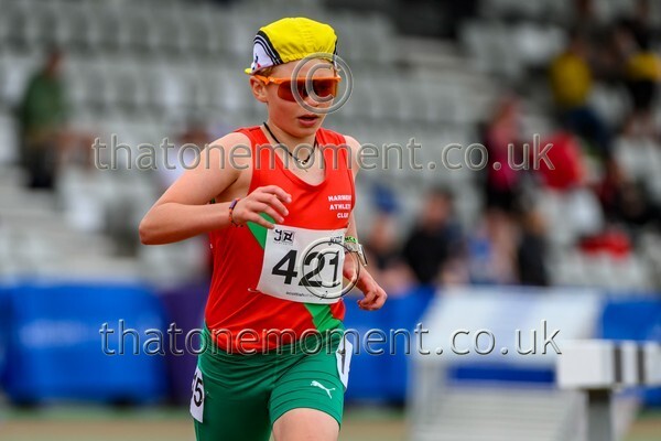 Age25SUN-921233 - Track Male