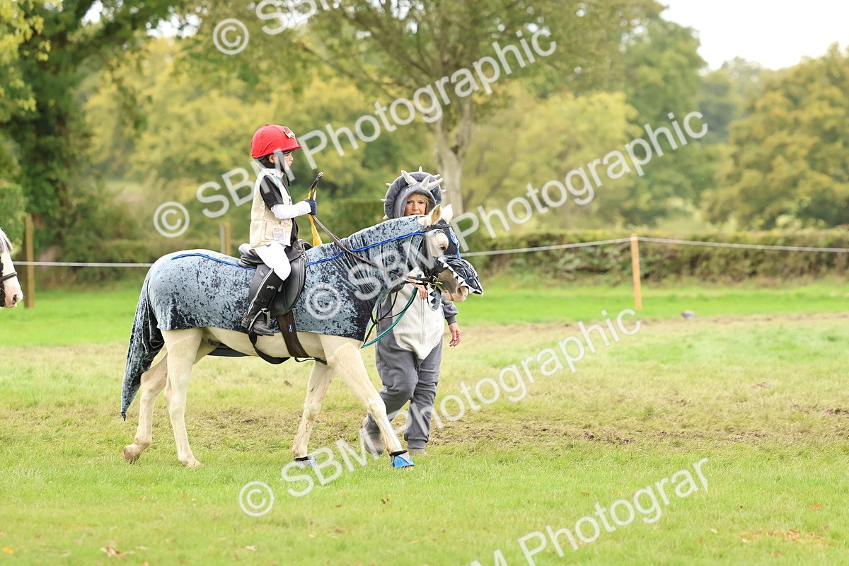 SBM_61735 - S37a - Fancy Dress Showing