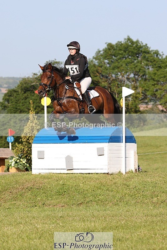 230527-180119-14551 - 151-GREANNANSTOWN_QUARRYMAN_GIRL-Grace_Taylor-XC