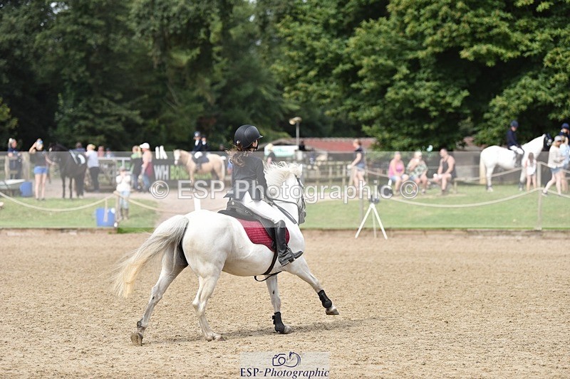 240802-100502-00704 - 70cm Round 1