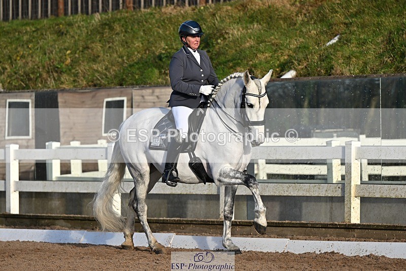 241214-135116-02611 - 102-PAULA.LEE-Deseado.Santo