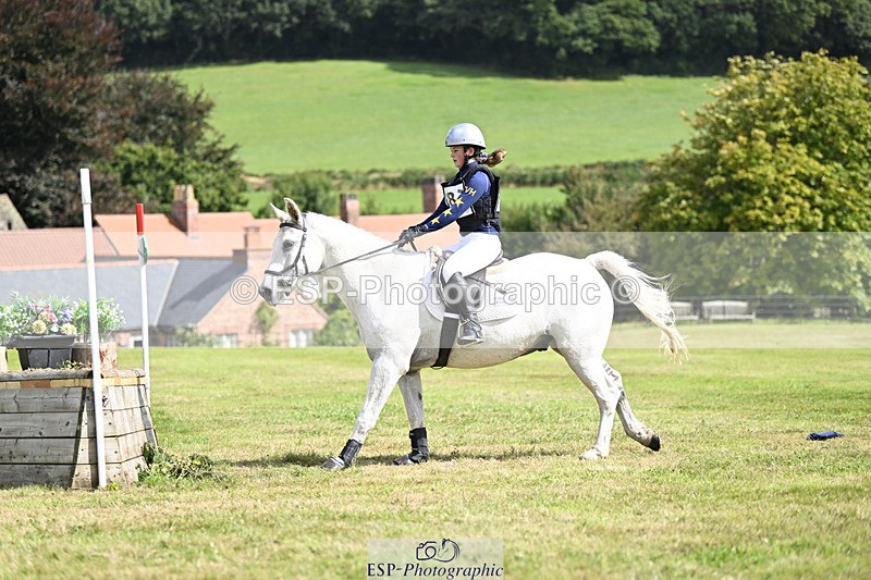 240825X-113133-32555 - 70cm XC 11.00 to 12.00