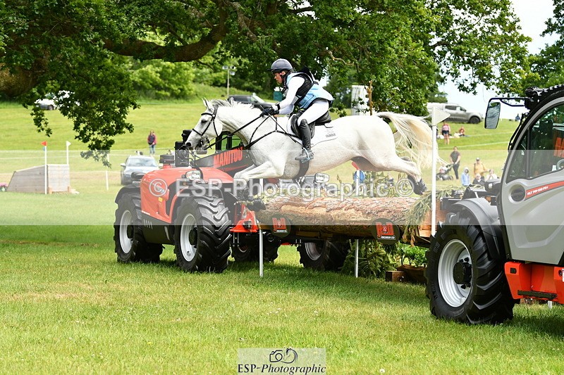 250525A-130618-16746 - D-470-Kitty.King-VENDREDI.BIATS