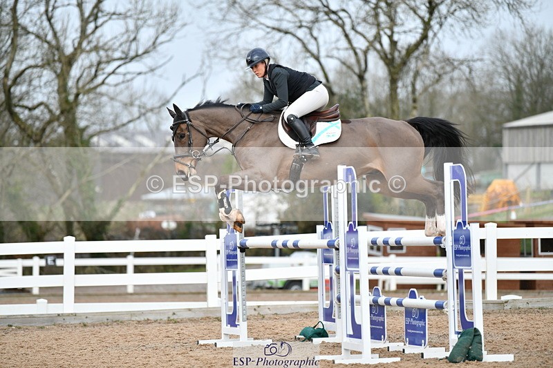 240124A-124355-00523 - Cls 3 Newcomers & 1.10m Open