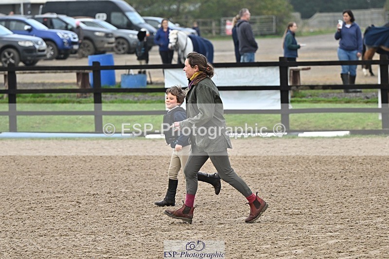 241110-100530-00184 - 40cm Showjumping