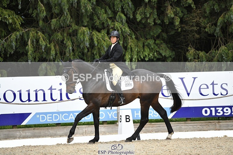 230525-152657-03251 - 326-GULLITH-Emily_Lochore-WEDTrotUp+DR