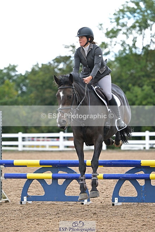 240925A-104225-00100 - Cls 1 British Novice and 90cm Open