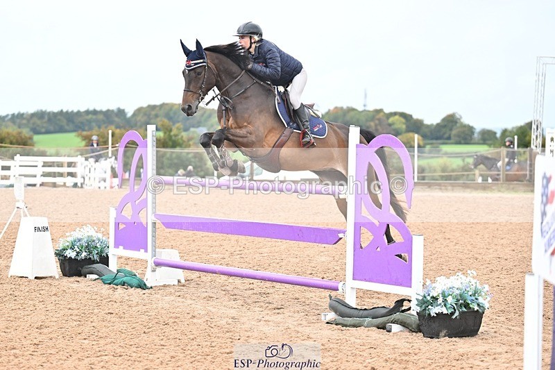 251003-133853-01174 - Cls 3 Foxhunter and 1.20m