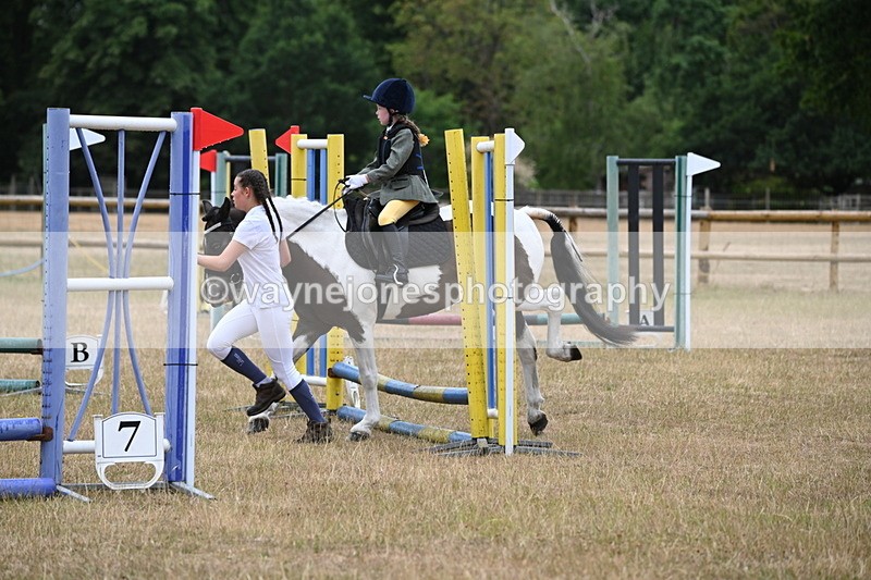 WJ6_9358 - Class 12 Minimus Jumping 45cm