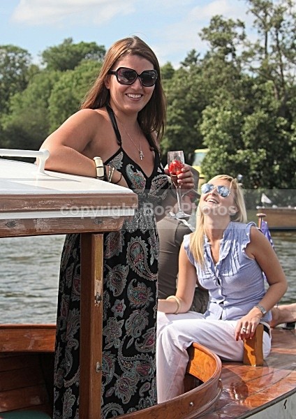 090704 LUSIKISIKI IMG_8371 - HENLEY REGATTA  SATURDAY 4th JULY 2009