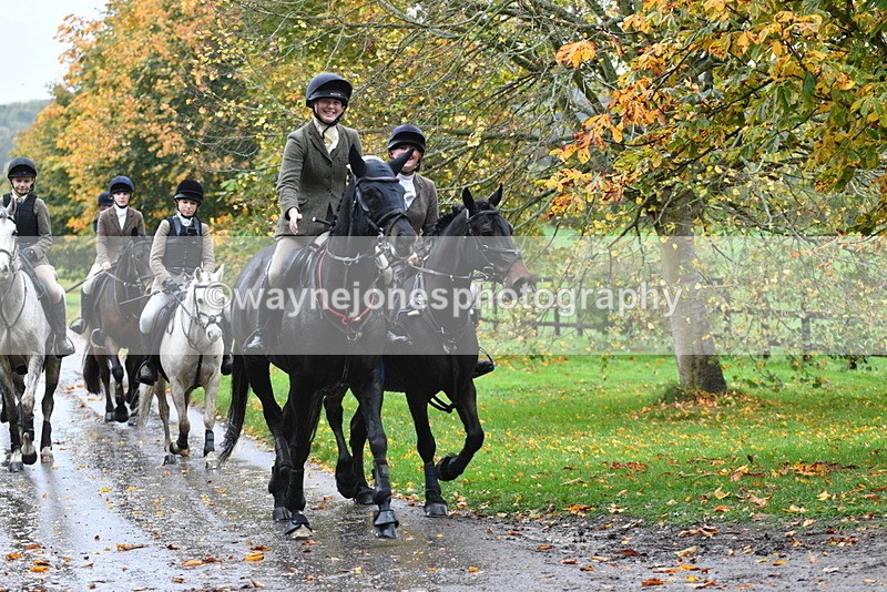 WJ5_6356 - B&B walk back for Hunt Tea !