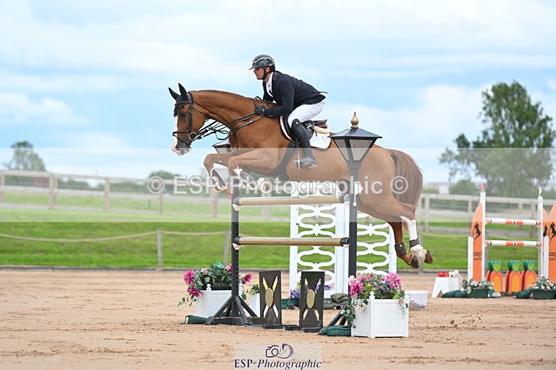 230721A-152430-07212 - Cls 10, 2 Star Big 1.45m Start to break