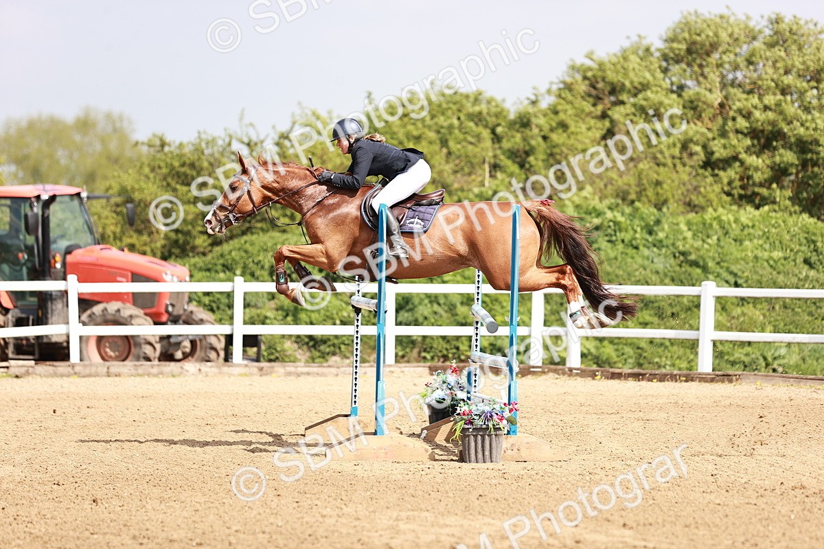  - Class 26 - Senior Foxhunter - 1.20m