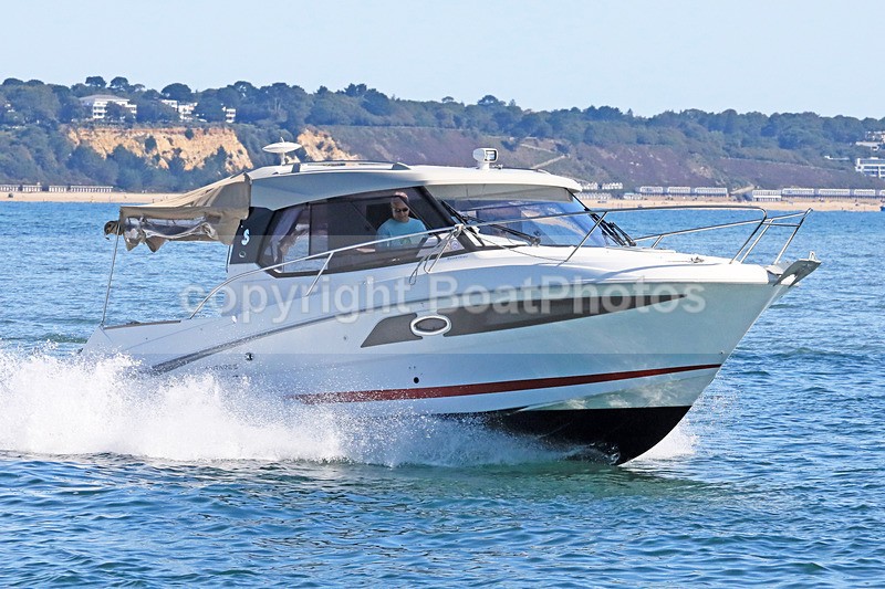 170813 UNNAMED BENETEAU ANTARES 1Y3A2654 1 - Motorboats - Hardtop