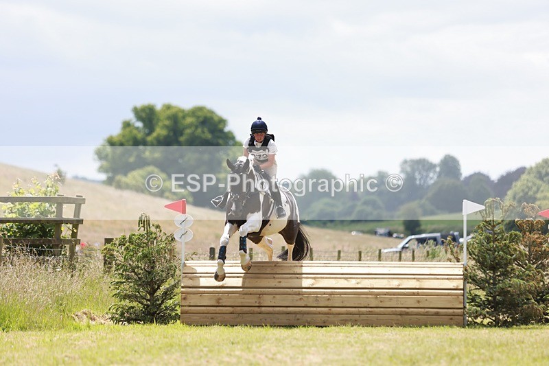 240630X-130241-6980 - 373-Maddy_Hand-LANGALLER_BLUE_MOON