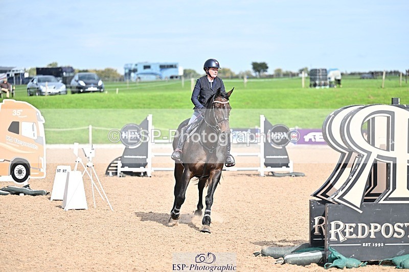 251001-132836-00325 - Cls 4 Newcomers and 1.10m Open