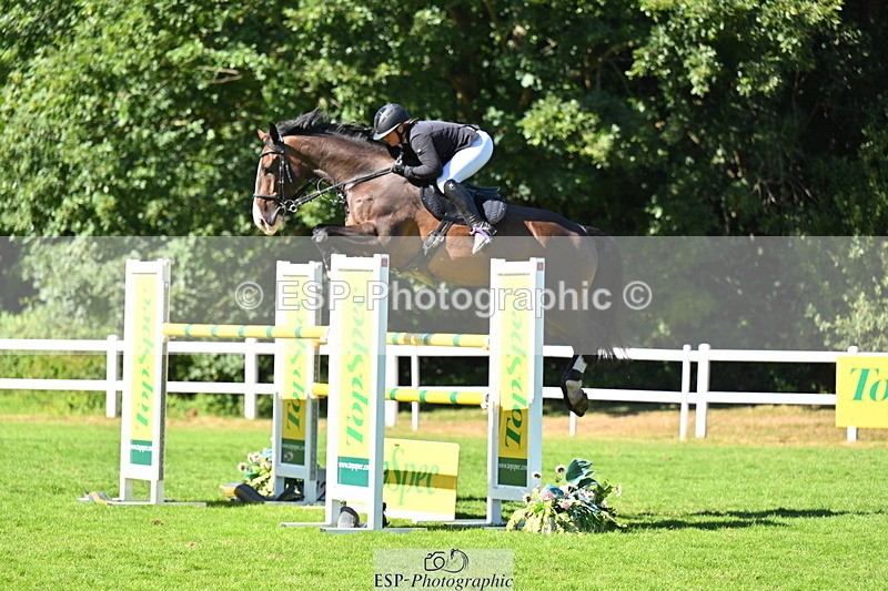 260704A-164609-16246 - Cls 33 Snr Fox Jump Off and Pres