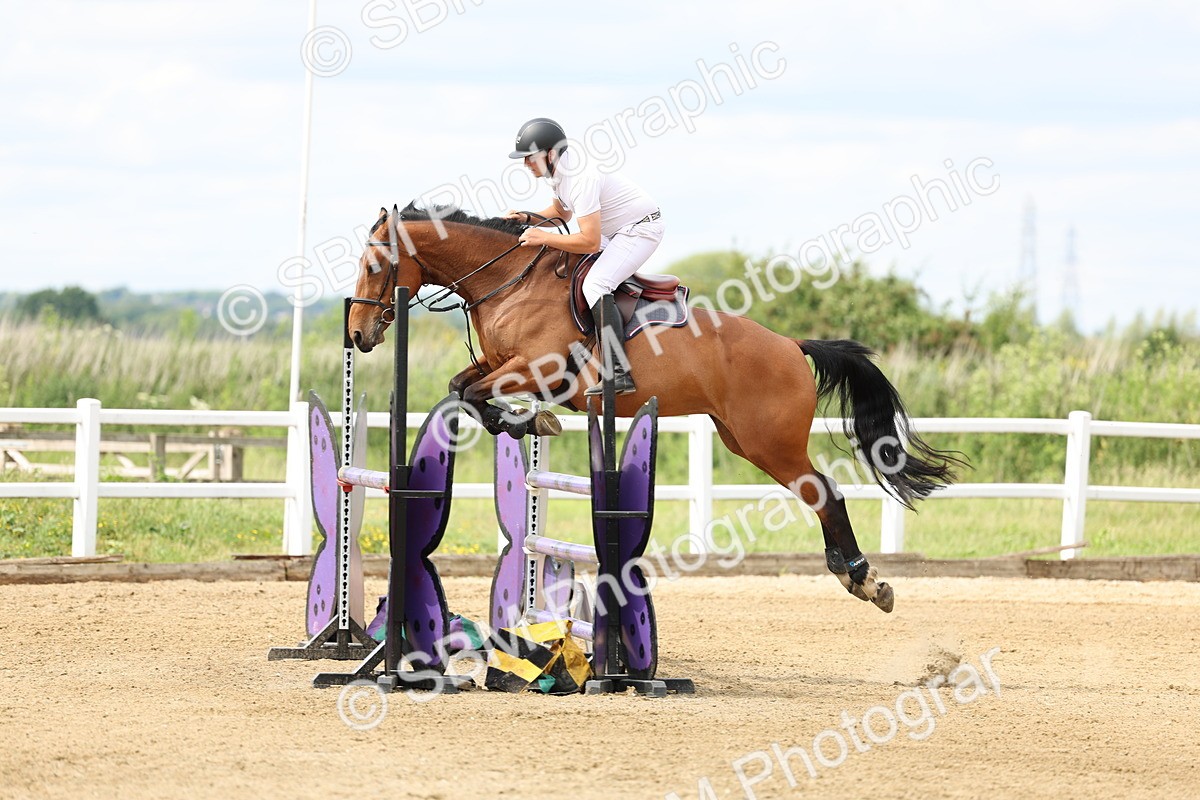SBM_005970 - Class 19 - Senior Newcomers - 1.10m