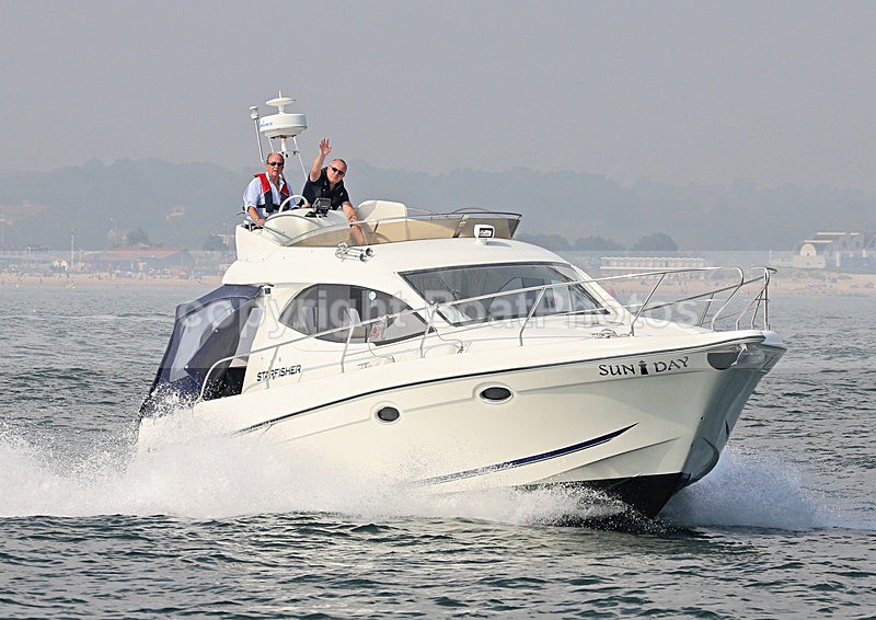 140907 SUN DAY STARFISHER WT7A5694 - Flybridge Cruisers