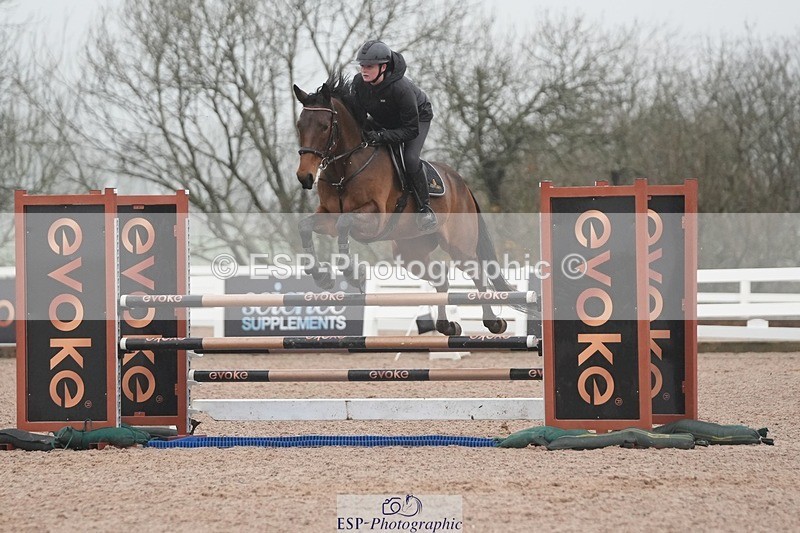 251207-122419-02058 - Cls 20 Snr Newcomers and 1.10m