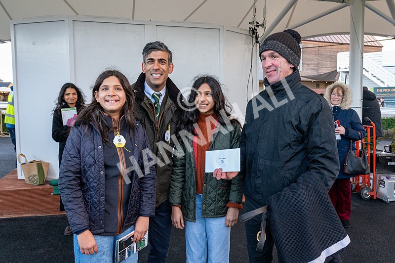 010125-Race 3-How About No-2211 - Race 3