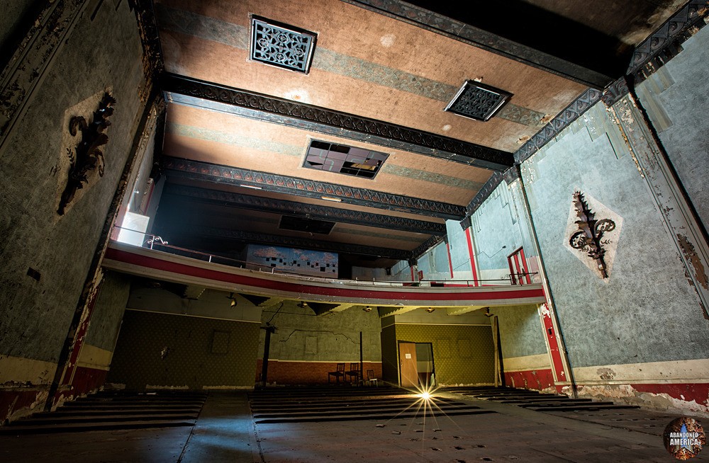Abandoned Roxie Theatre (Los Angeles) | Massive - The Roxie Theatre