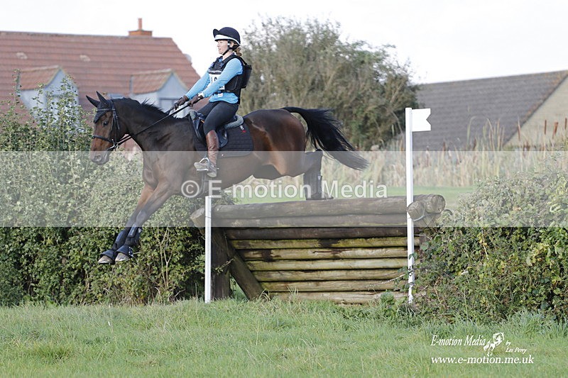  WWHT 171021 4065 - Open (1.00m)  17/10/21