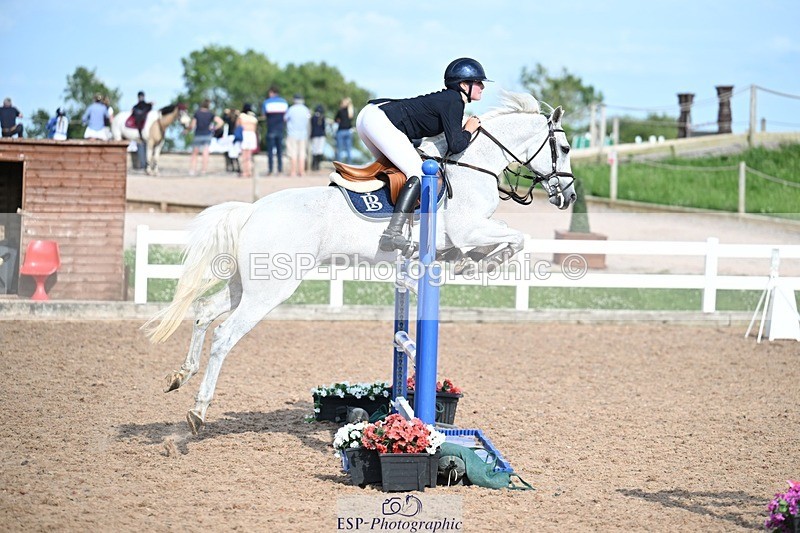 260627-175826-05903 - Cls 27 Foxhunter and 1.10m