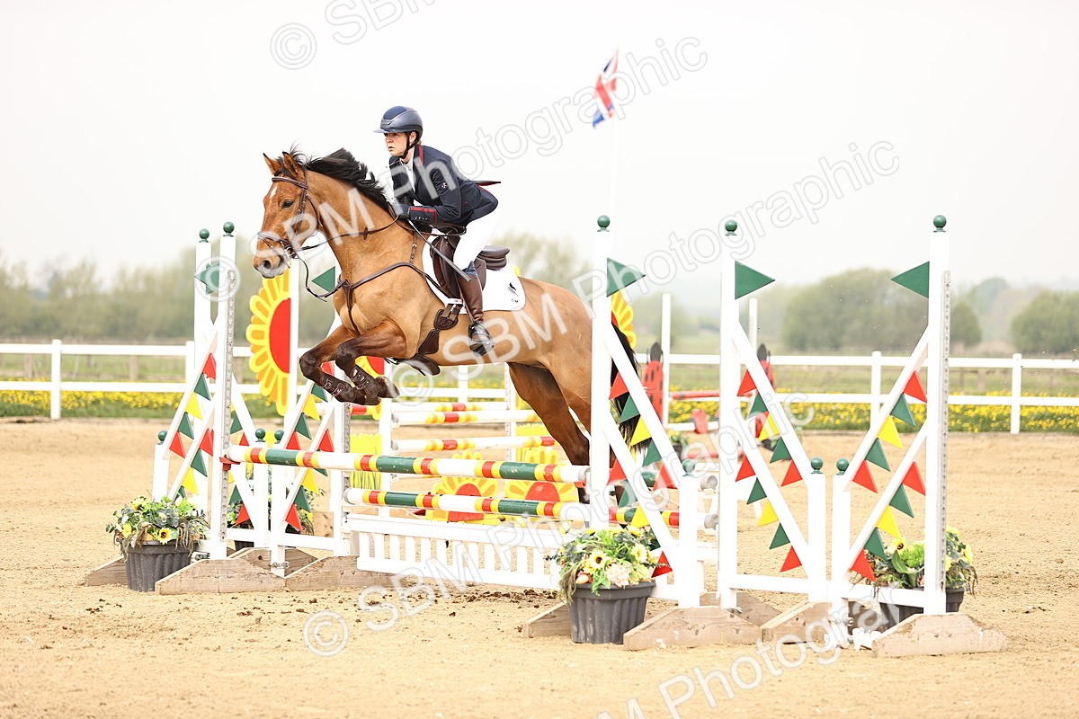  - Class 15 - Senior British novice - 90cm