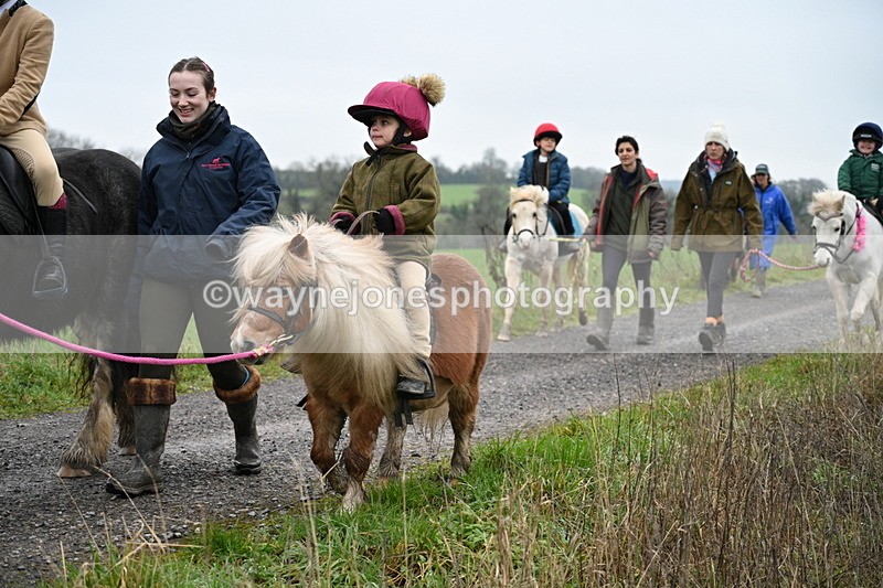 WJ7_9847 - Walk out..