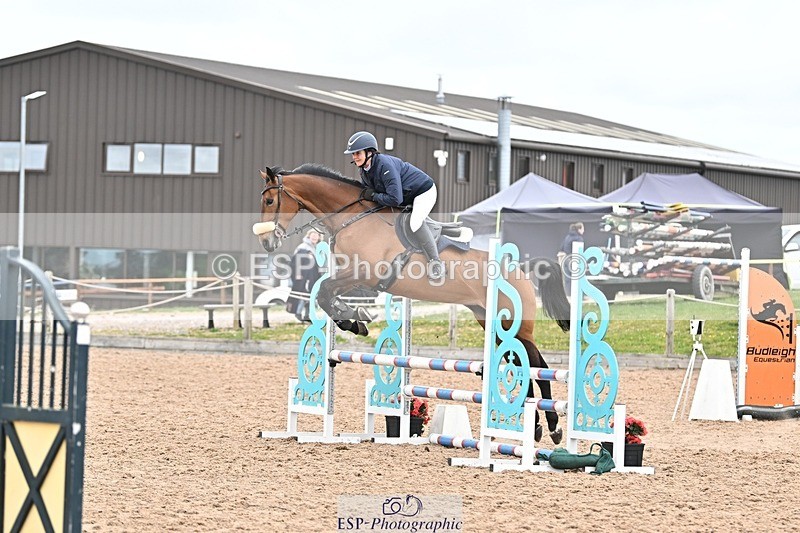 250414-111513-00401 - 90cm Round 1