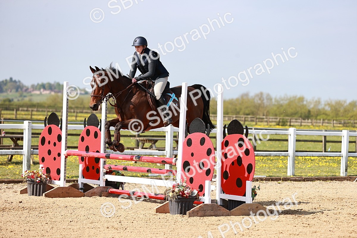  - Class 21 - Senior British Novice - 90cm