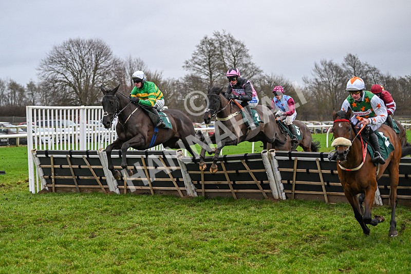 110124-Race 4-Hasthing-2538 - Race 4