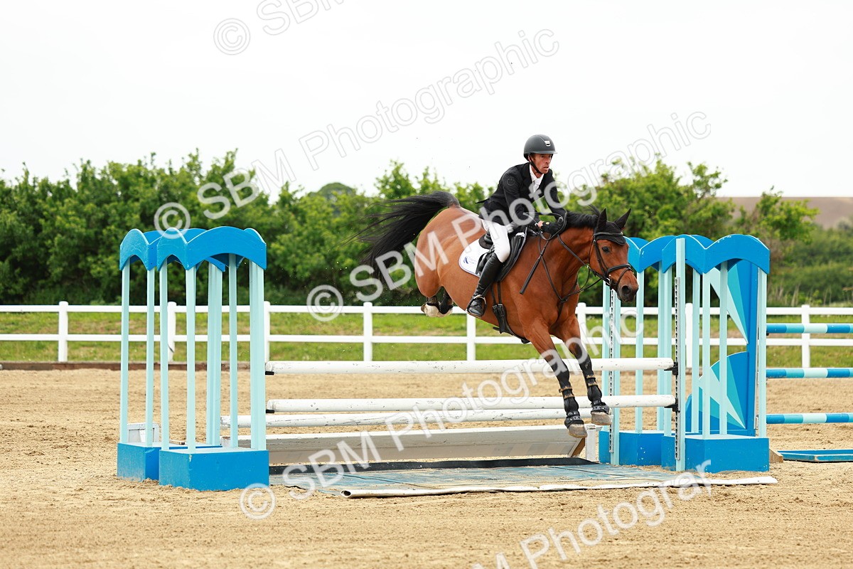 SBM_000958 - Class 5 - Senior Foxhunters - 1.20m