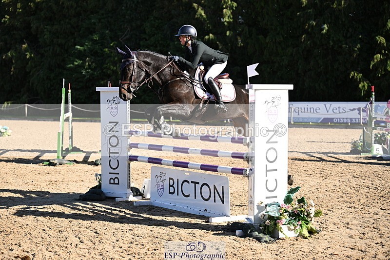 251024A-123319-10381 - C-230-Ciara.O.Connor