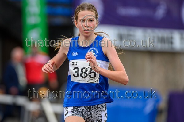 Sen25SUN-927159 - Track Female