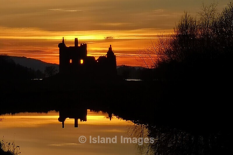 A glowing Kilchurn - Kilchurn Castle